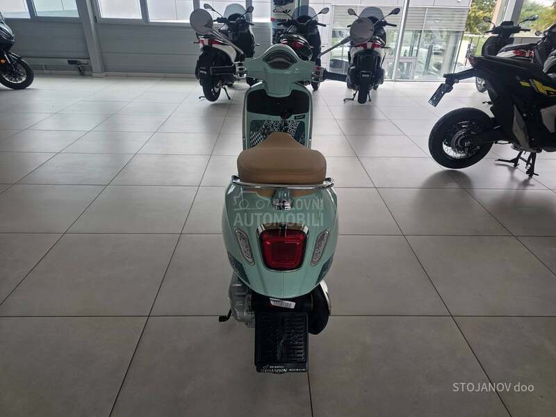 Vespa PRIMAVERA BATIK