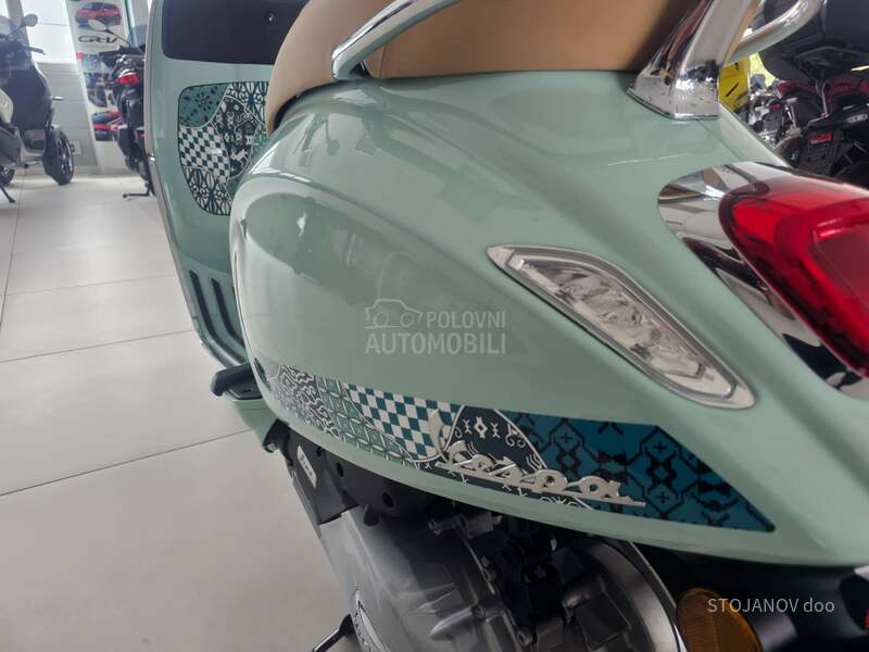 Vespa PRIMAVERA BATIK