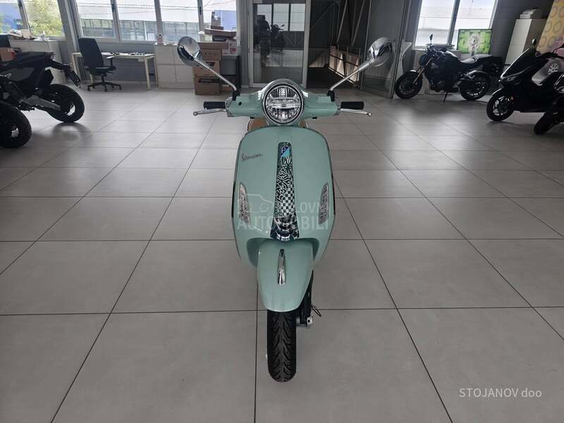Vespa PRIMAVERA BATIK