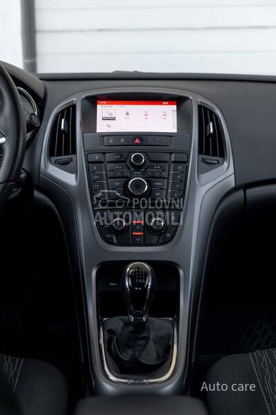 Opel Astra J 1.4 TURBO ENJOY