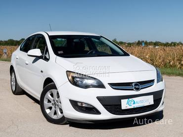 Opel Astra J 1.4 TURBO ENJOY