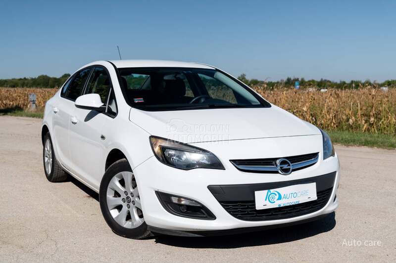 Opel Astra J 1.4 TURBO ENJOY