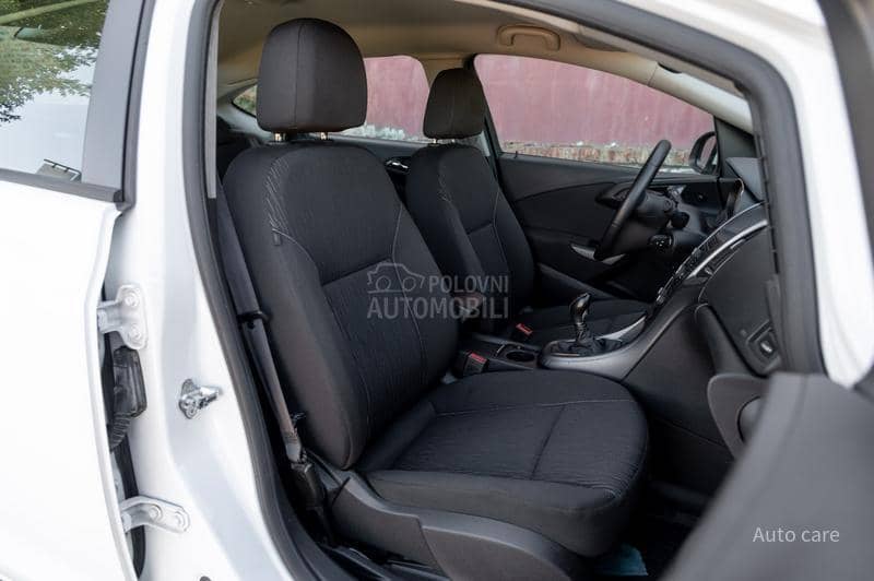 Opel Astra J 1.4 TURBO ENJOY