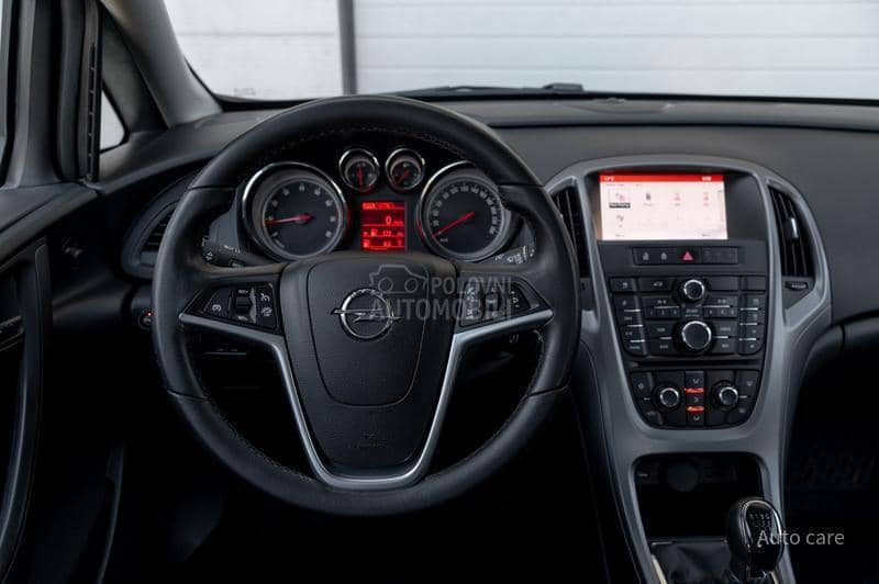 Opel Astra J 1.4 TURBO ENJOY