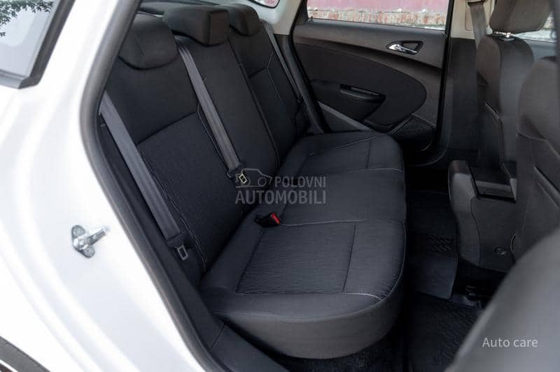 Opel Astra J 1.4 TURBO ENJOY