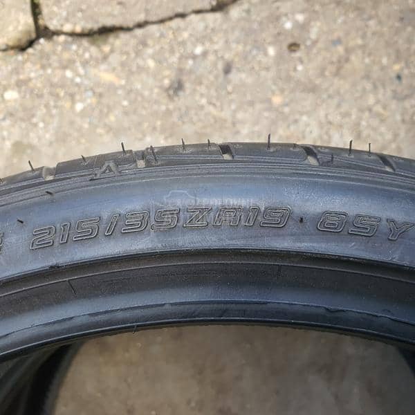 Falken 215/35 R19 Letnja