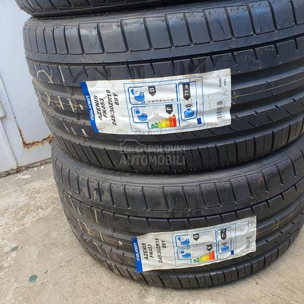Falken 215/35 R19 Letnja