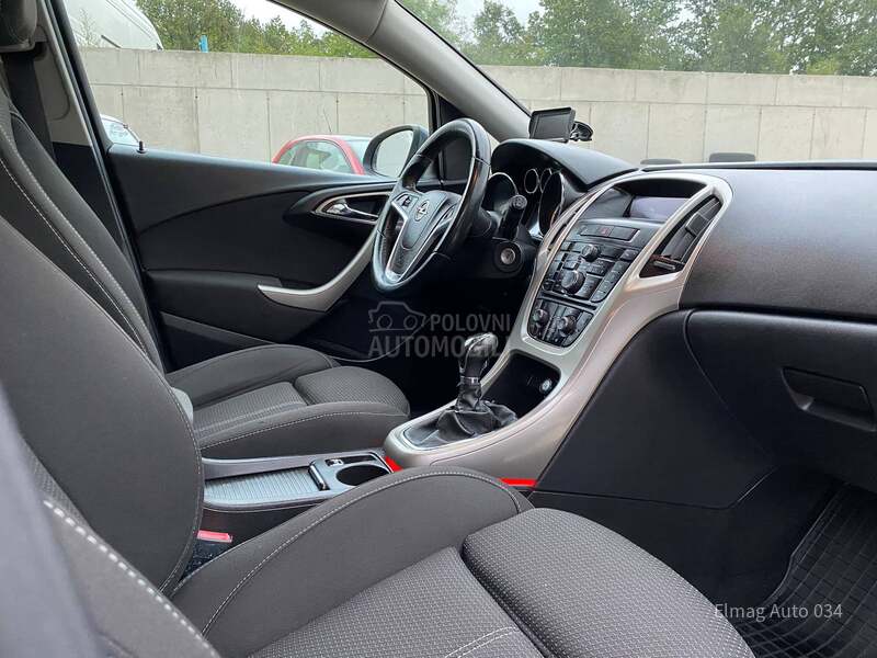 Opel Astra J 