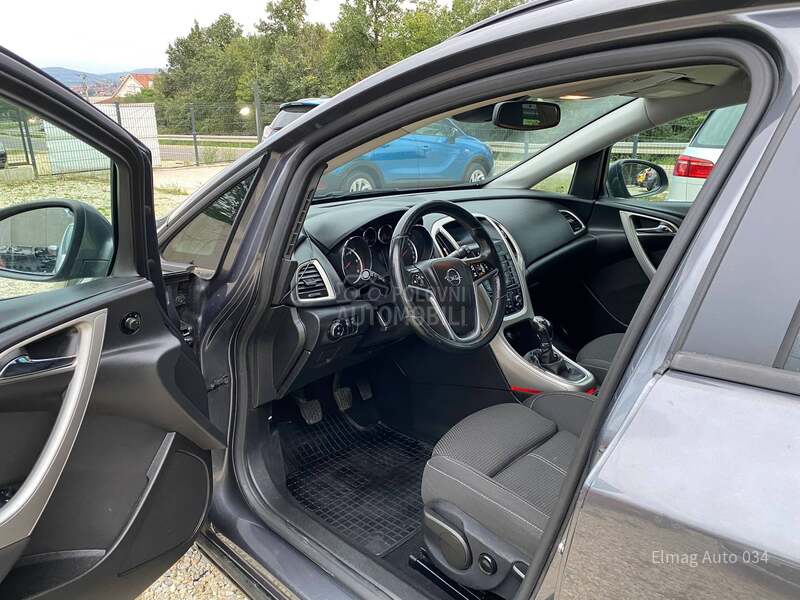 Opel Astra J 