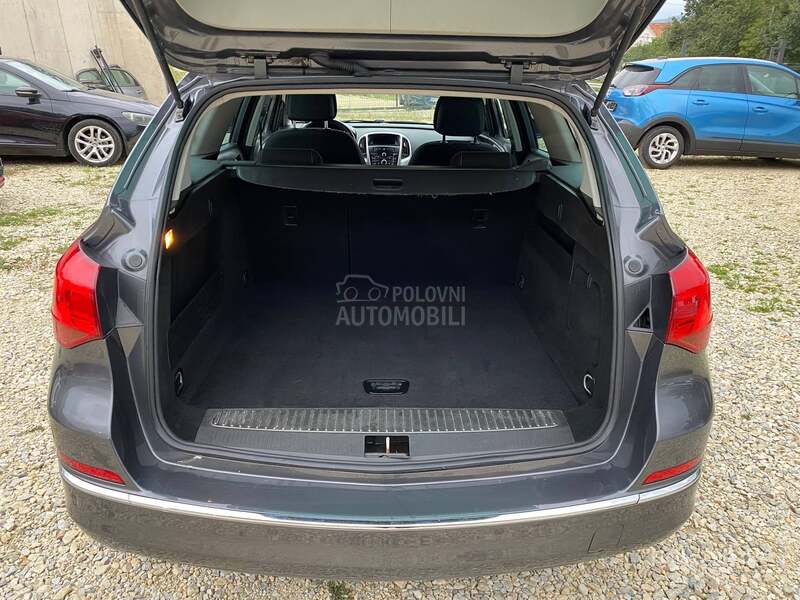 Opel Astra J 