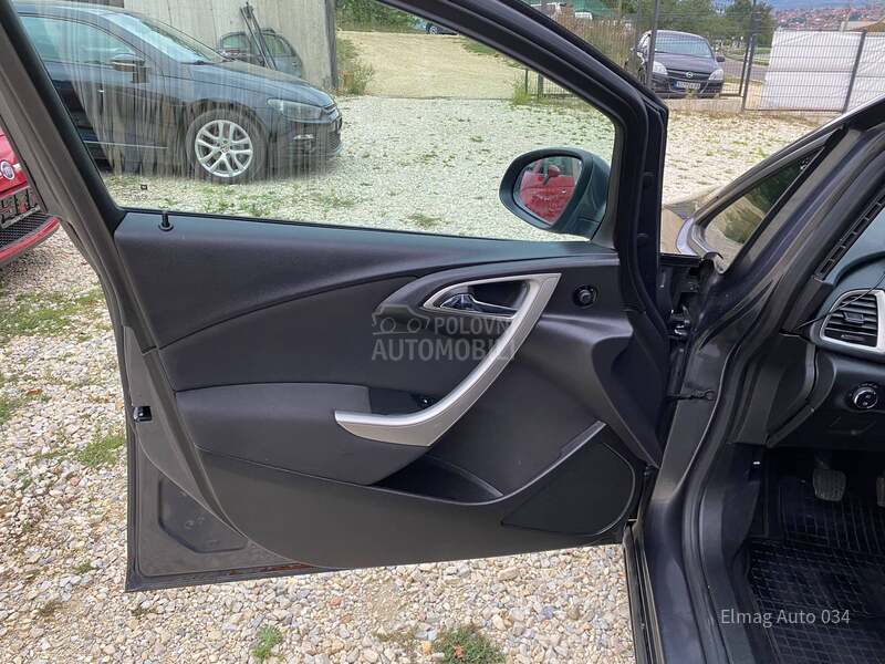 Opel Astra J 