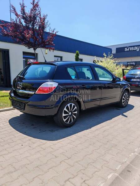 Opel Astra H 