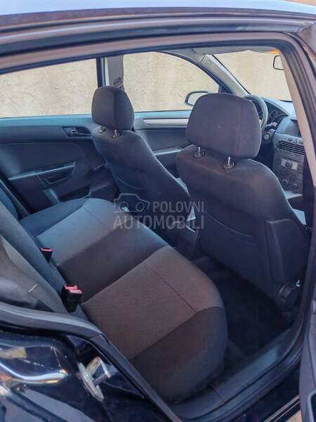 Opel Astra H 
