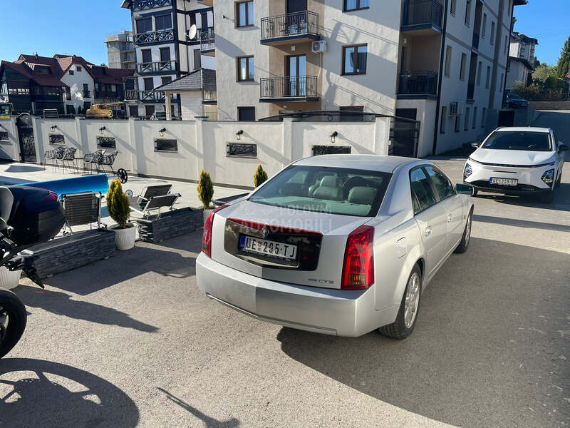 Cadillac CTS luxury
