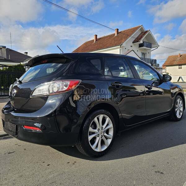 Mazda 3 T O P