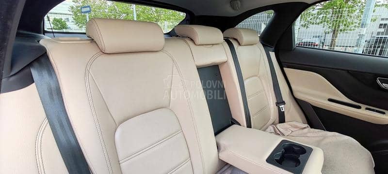 Jaguar F pace 