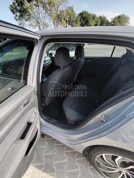 Volkswagen Golf 8 2.0 TDI