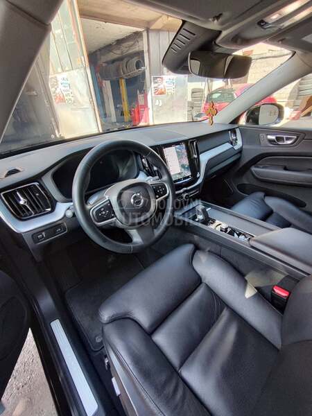 Volvo XC60 B4 Momentum 2022