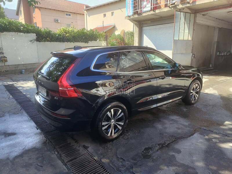 Volvo XC60 B4 Momentum 2022