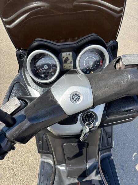 Yamaha xmax