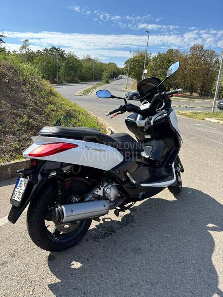 Yamaha xmax