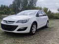 Opel Astra J 1.6 i ESSENTIA CH
