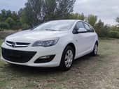 Opel Astra J 1.6 i ESSENTIA CH