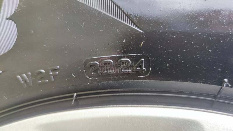 Opel Astra J 1.6 i ESSENTIA CH