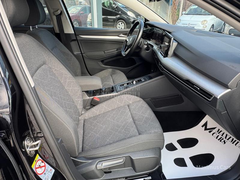 Volkswagen Golf 8 1.0 eTSI