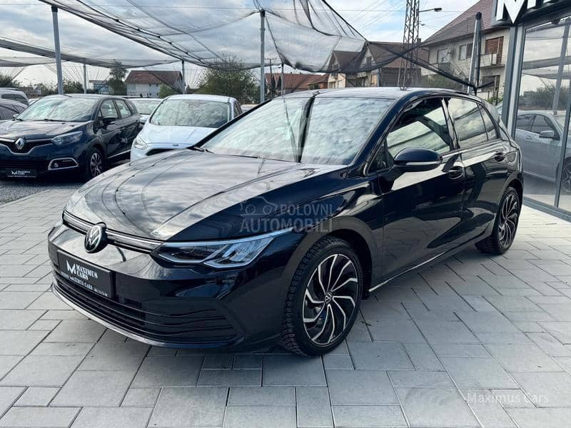 Volkswagen Golf 8 1.0 eTSI