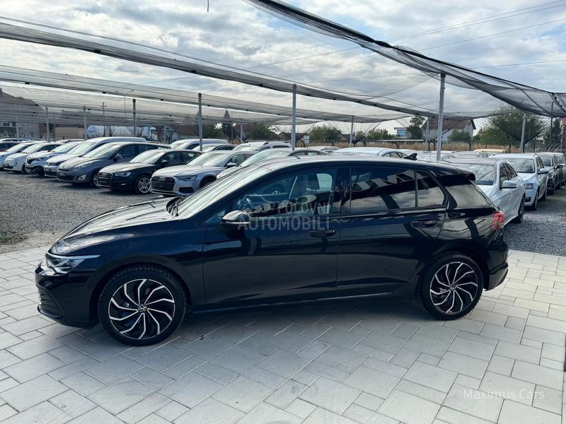 Volkswagen Golf 8 1.0 eTSI
