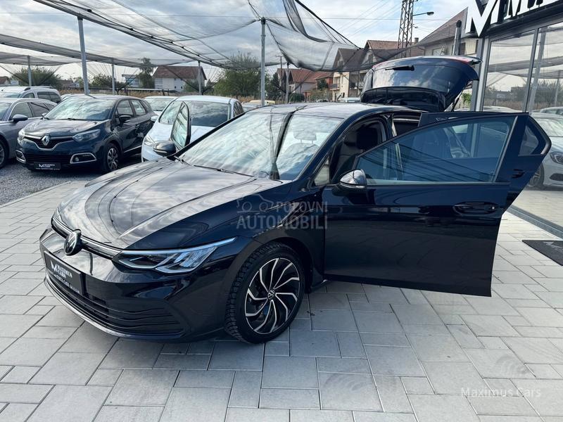 Volkswagen Golf 8 1.0 eTSI