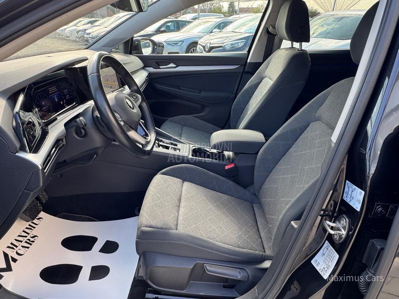 Volkswagen Golf 8 1.0 eTSI