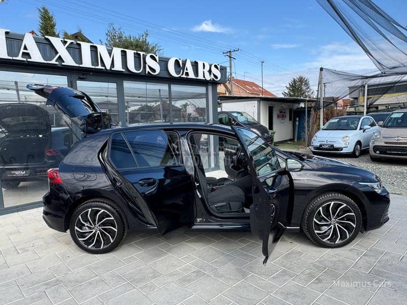Volkswagen Golf 8 1.0 eTSI
