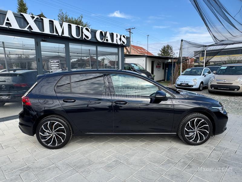 Volkswagen Golf 8 1.0 eTSI