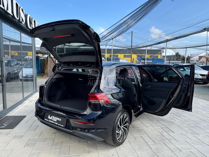 Volkswagen Golf 8 1.0 eTSI