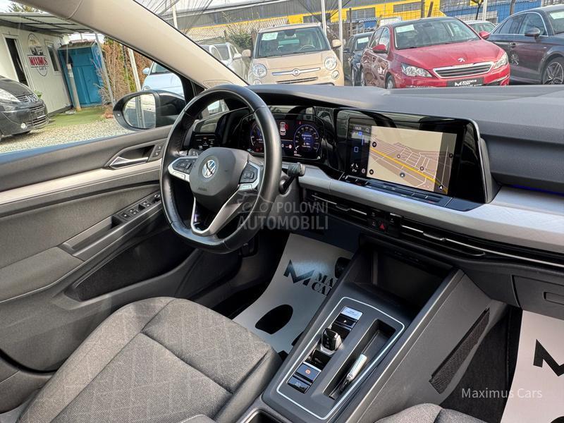 Volkswagen Golf 8 1.0 eTSI