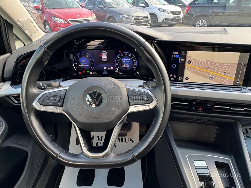 Volkswagen Golf 8 1.0 eTSI