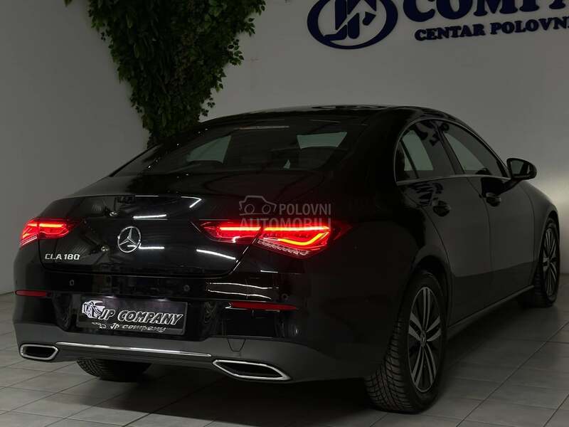 Mercedes Benz CLA 180 AMB AUT