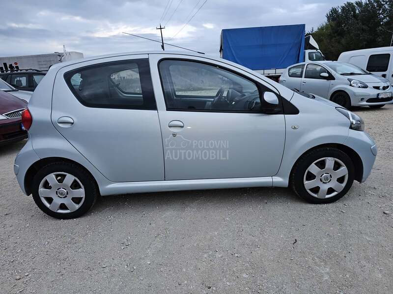 Toyota Aygo 1,0 L iz CH