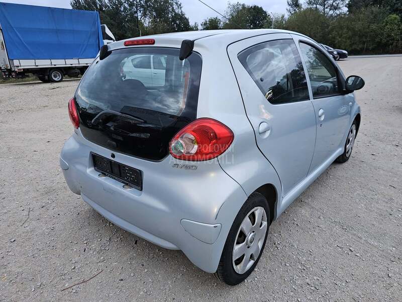 Toyota Aygo 1,0 L iz CH
