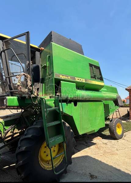John Deere 1075