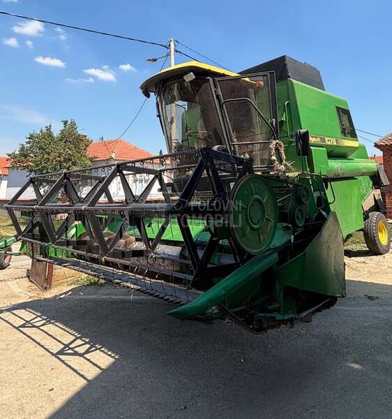 John Deere 1075