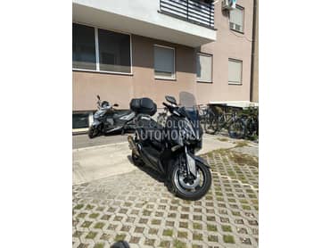 Yamaha XMAX X MAX 300 TECH Akrap