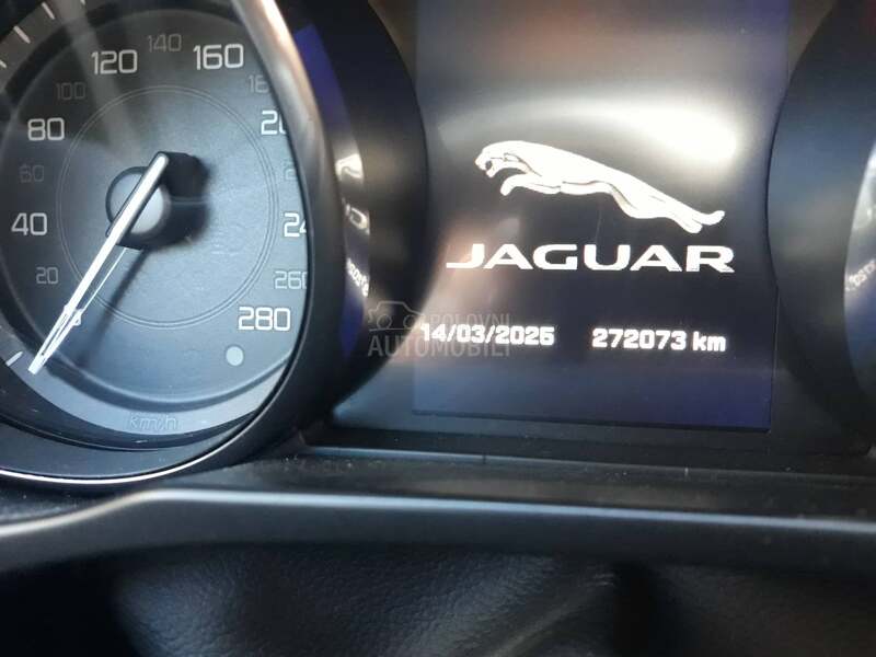 Jaguar XE tek r e g i s t