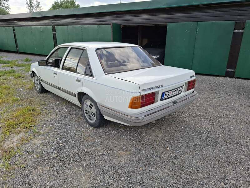 Opel Rekord 2.0E Berlina