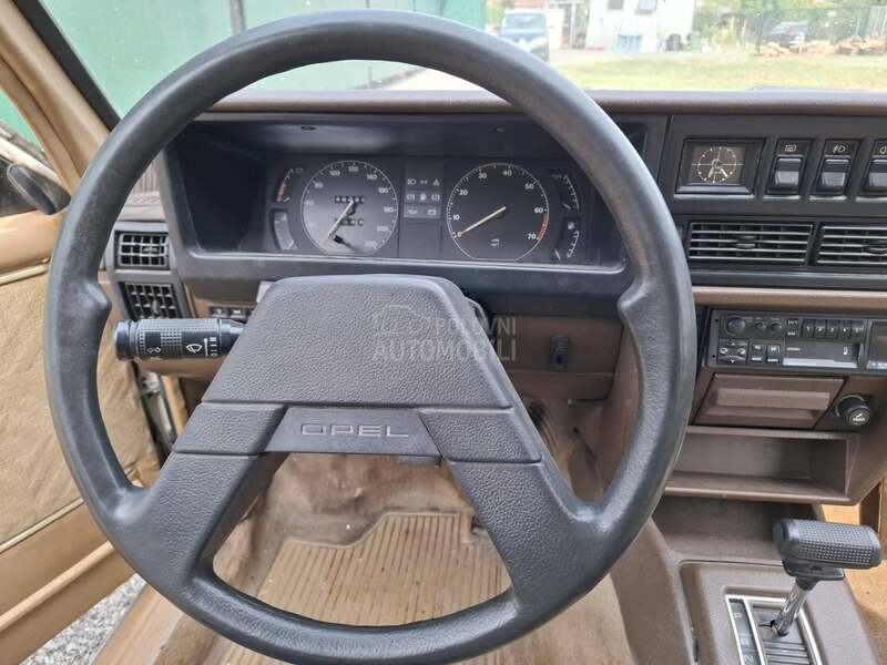 Opel Rekord 2.0E Berlina