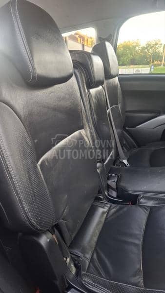 Mitsubishi Outlander  Mitsubishi Outlander