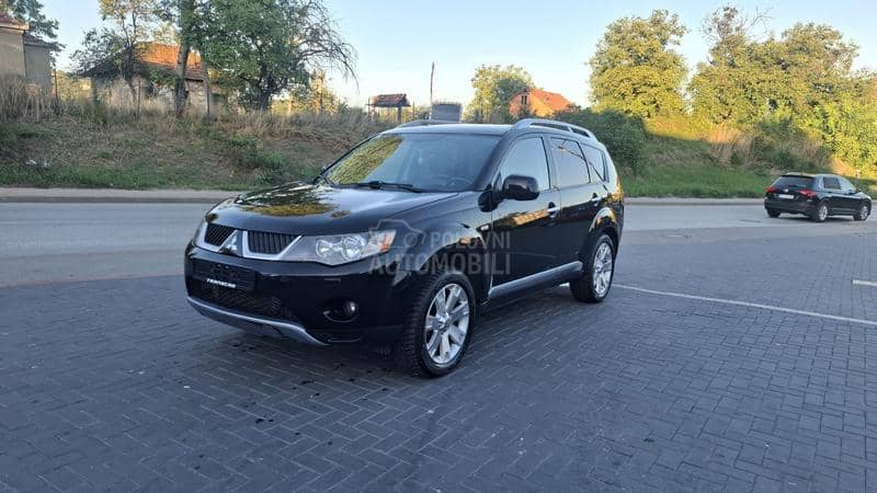 Mitsubishi Outlander  Mitsubishi Outlander