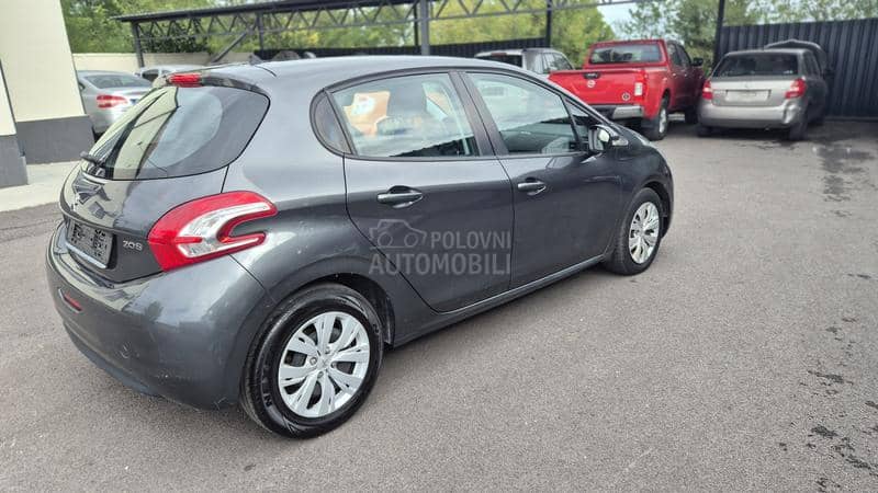 Peugeot 208 1.4BTNG 98000 k m